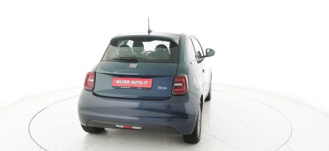 FIAT 500e Berlina 42 kWh La Prima