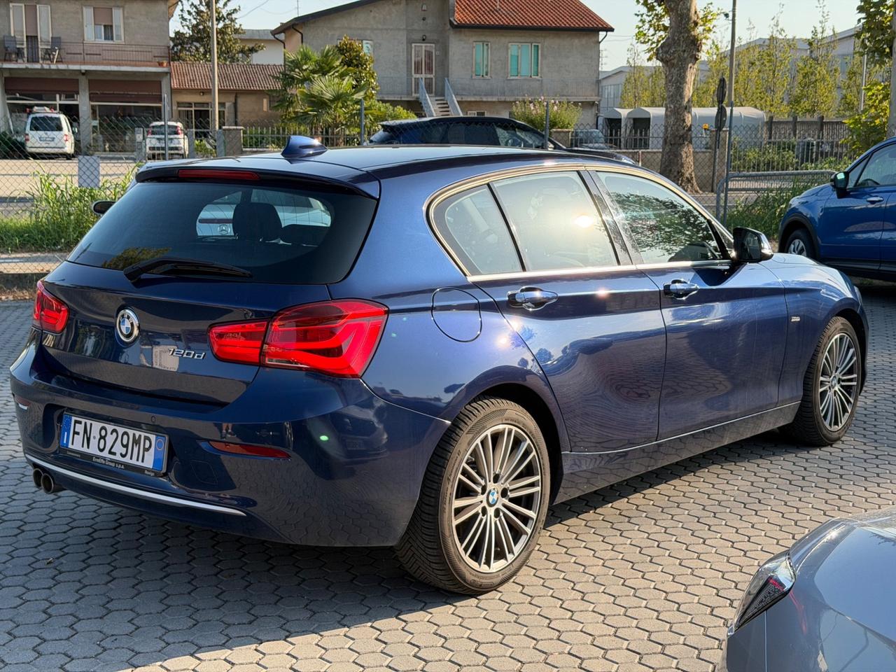 Bmw 120 120d 5p. Urban
