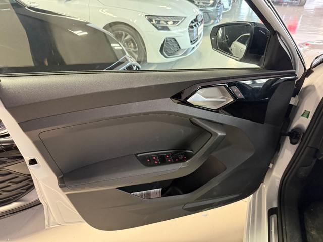 AUDI A1 SPB 30TFSI S line "Telec/C.Play/LED