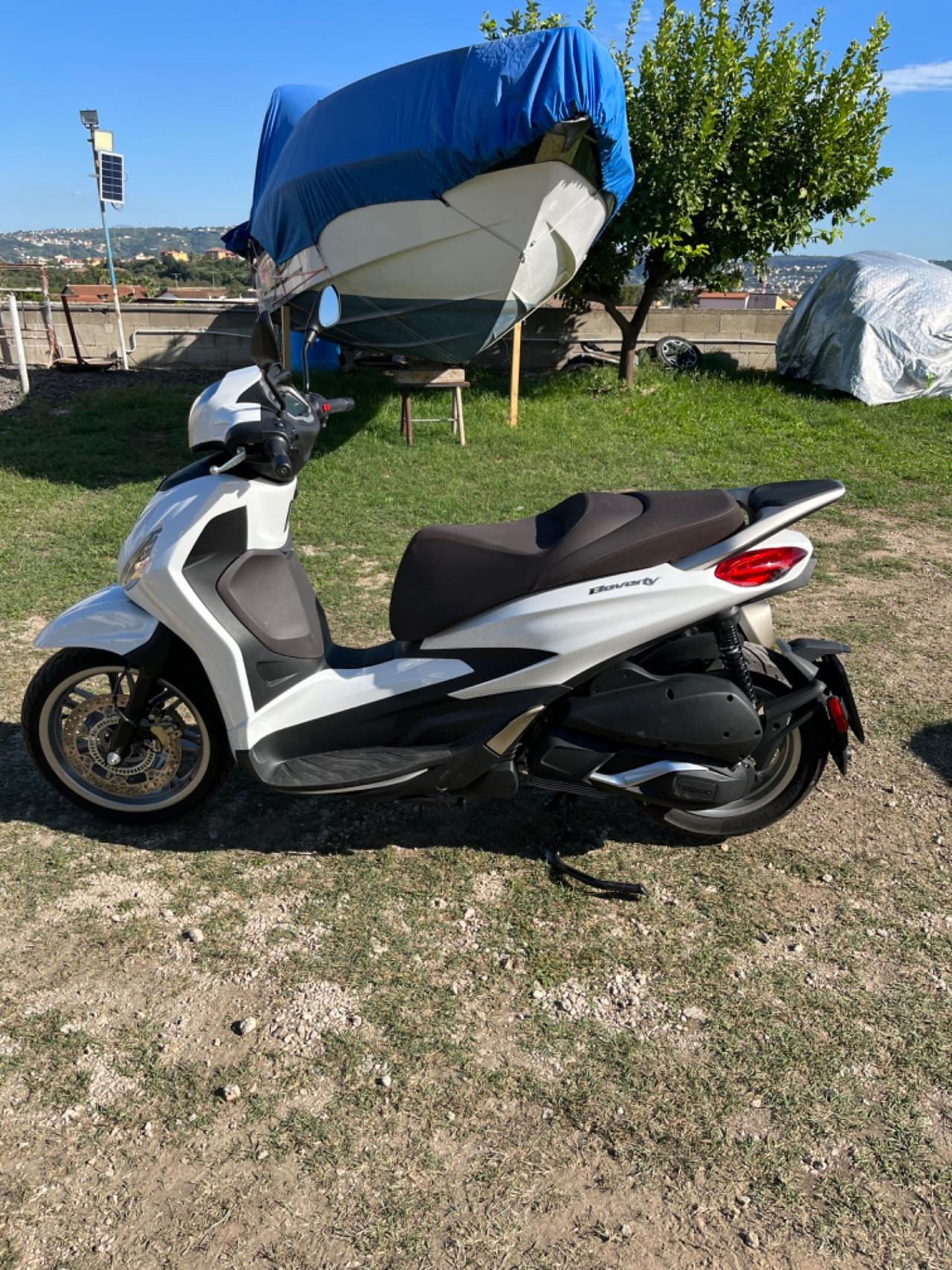 Piaggio beverly 300 hpe