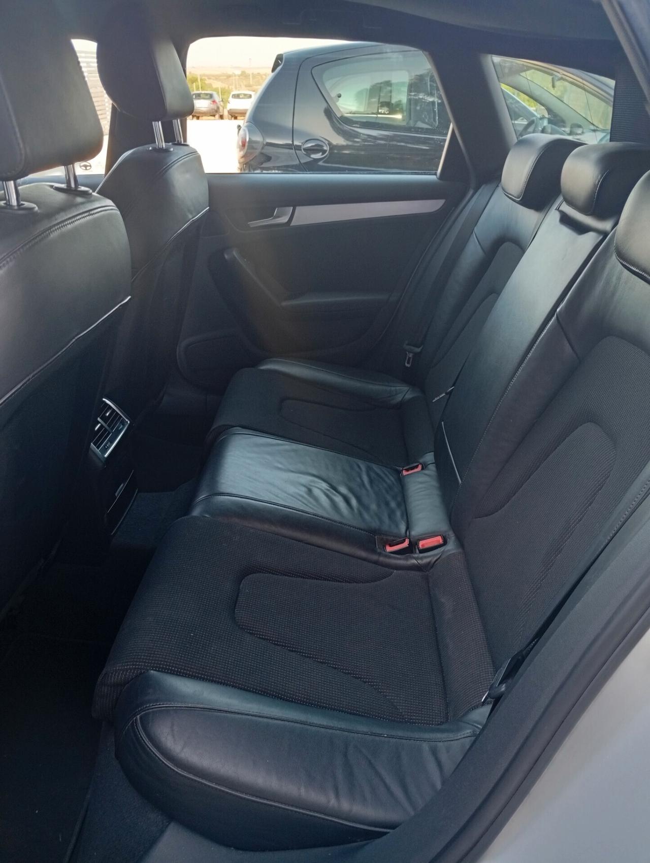 Audi A4 Avant 2.0 TDI 143CV F.AP. Ambiente S.line Interno Esterno
