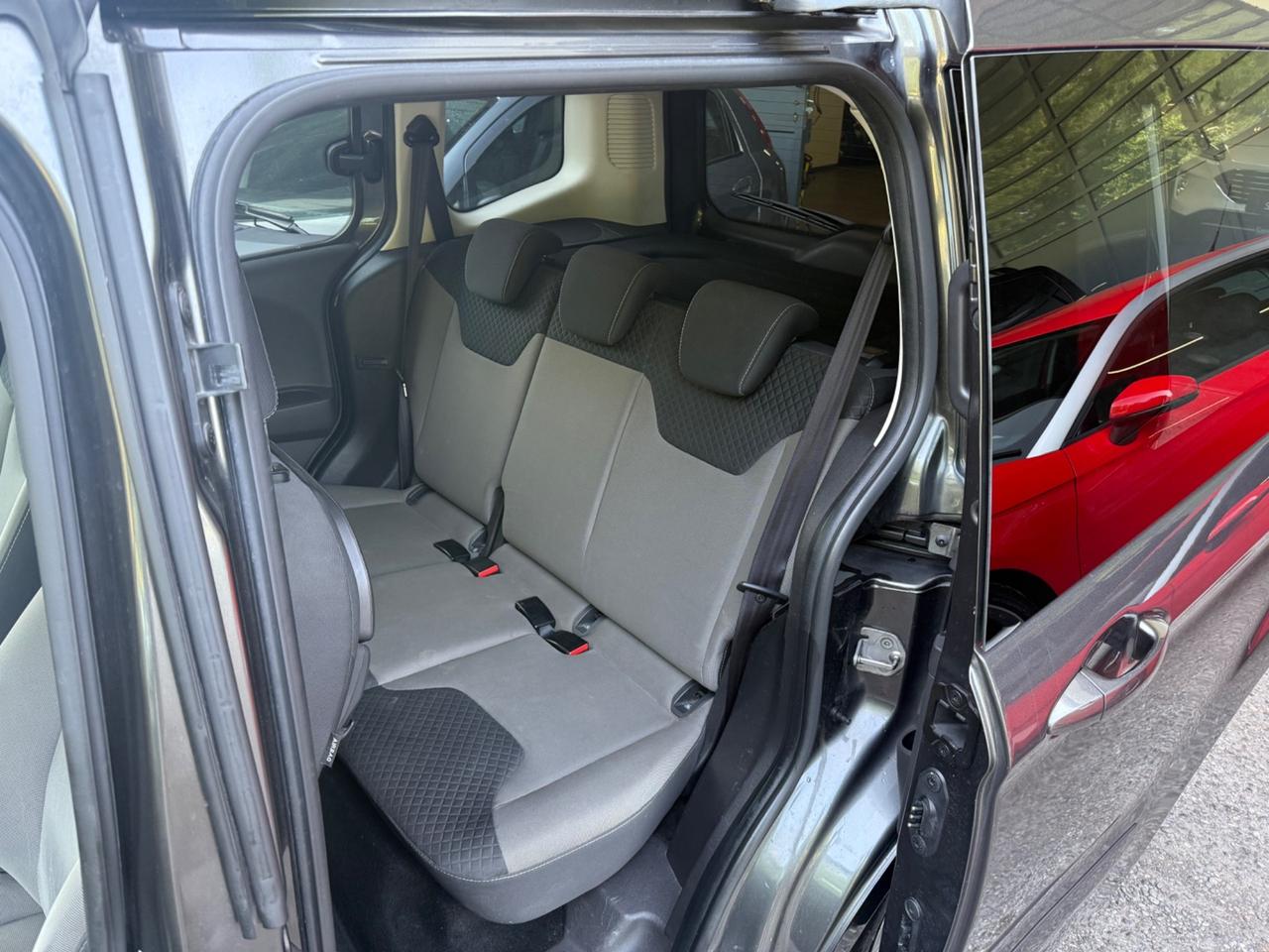 Ford Tourneo Courier Tourneo Courier 1.5 TDCI 75 CV Titanium
