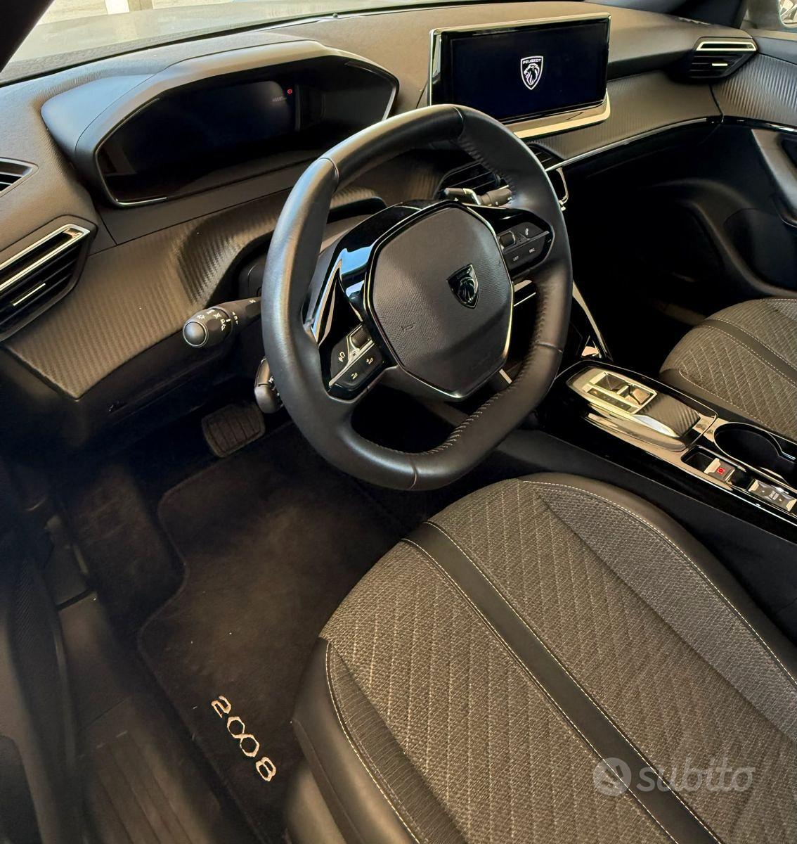 2025 PEUGEOT 2008 1.2cc 136cv "ALLURE"