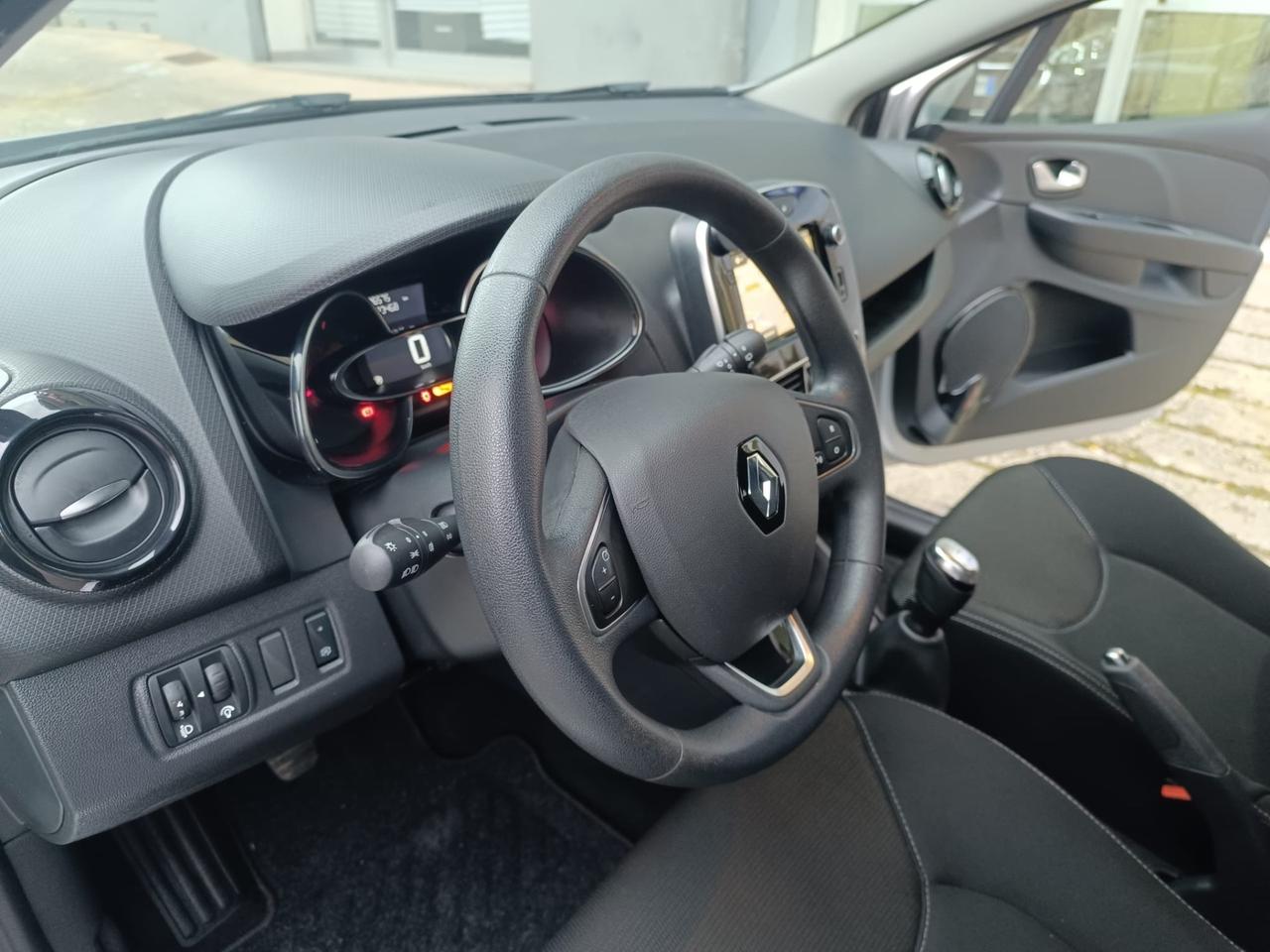 Renault Clio dCi 8V 75 CV 5 porte Moschino Intens