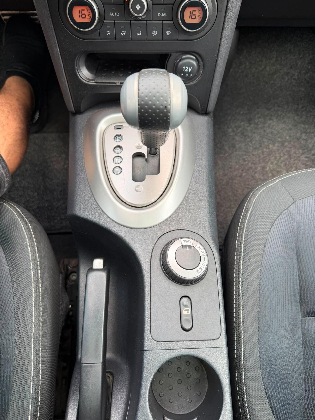 Nissan Qashqai 2.0 dCi DPF Tekna 4X4