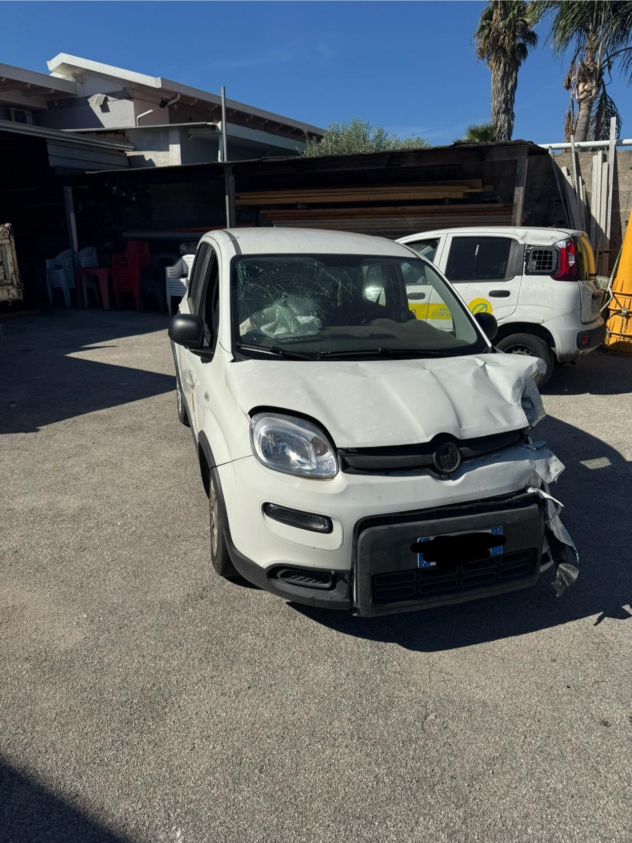 Fiat Panda 1.0 Hybrid 12/2023 incidentata sinistrata