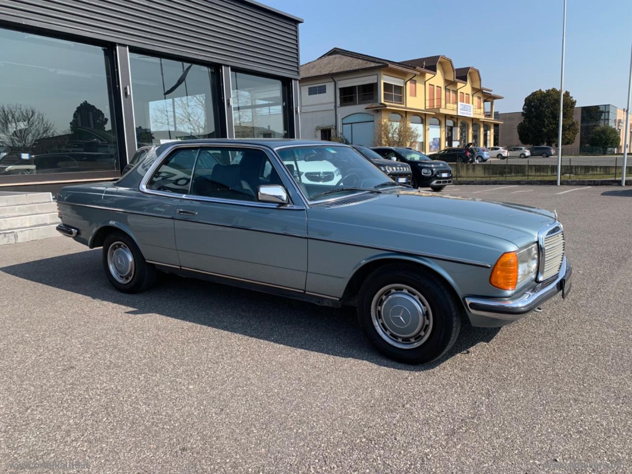 MERCEDES-BENZ 230 C AUTOMATICA DA COLLEZIONE