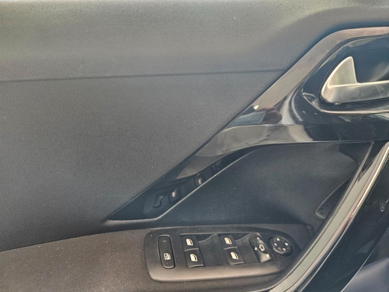 Peugeot 208 1.4 HDi 68 CV 5 porte Allure