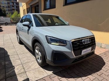 AUDI Q2 35 TDI quattro S tronic Identity Black