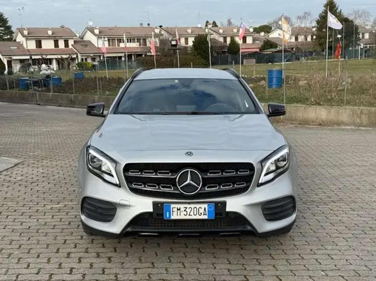 Mercedes-Benz GLA 220 GLA 220 d Premium edition1 4matic auto \\ 1 prop