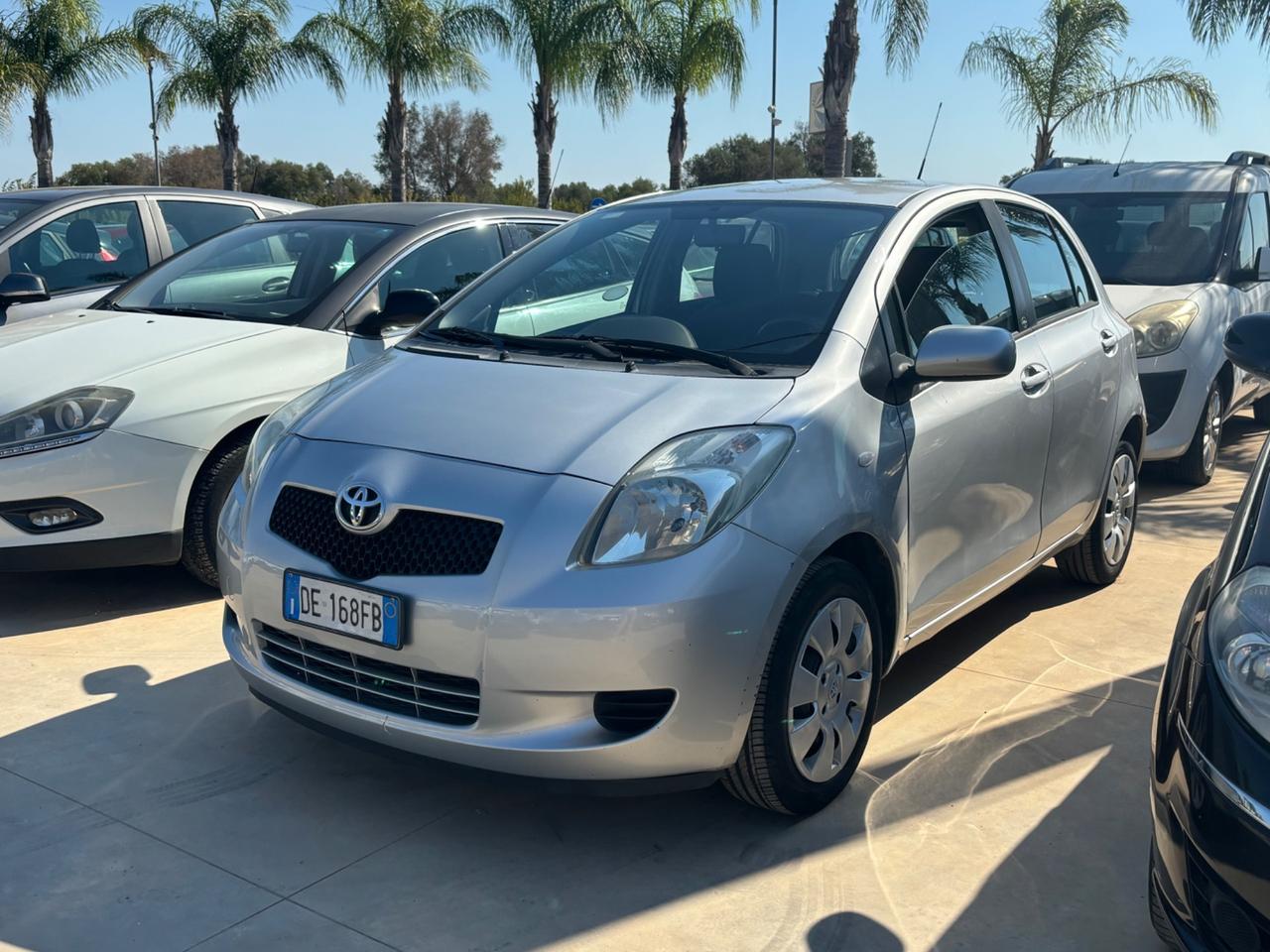 Toyota Yaris 1.0 5 porte Sol