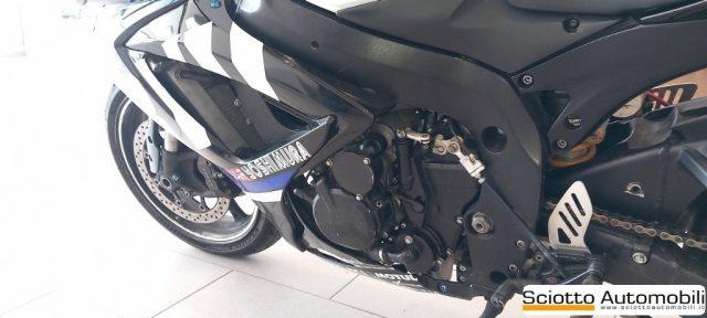 SUZUKI GSX R 600 .