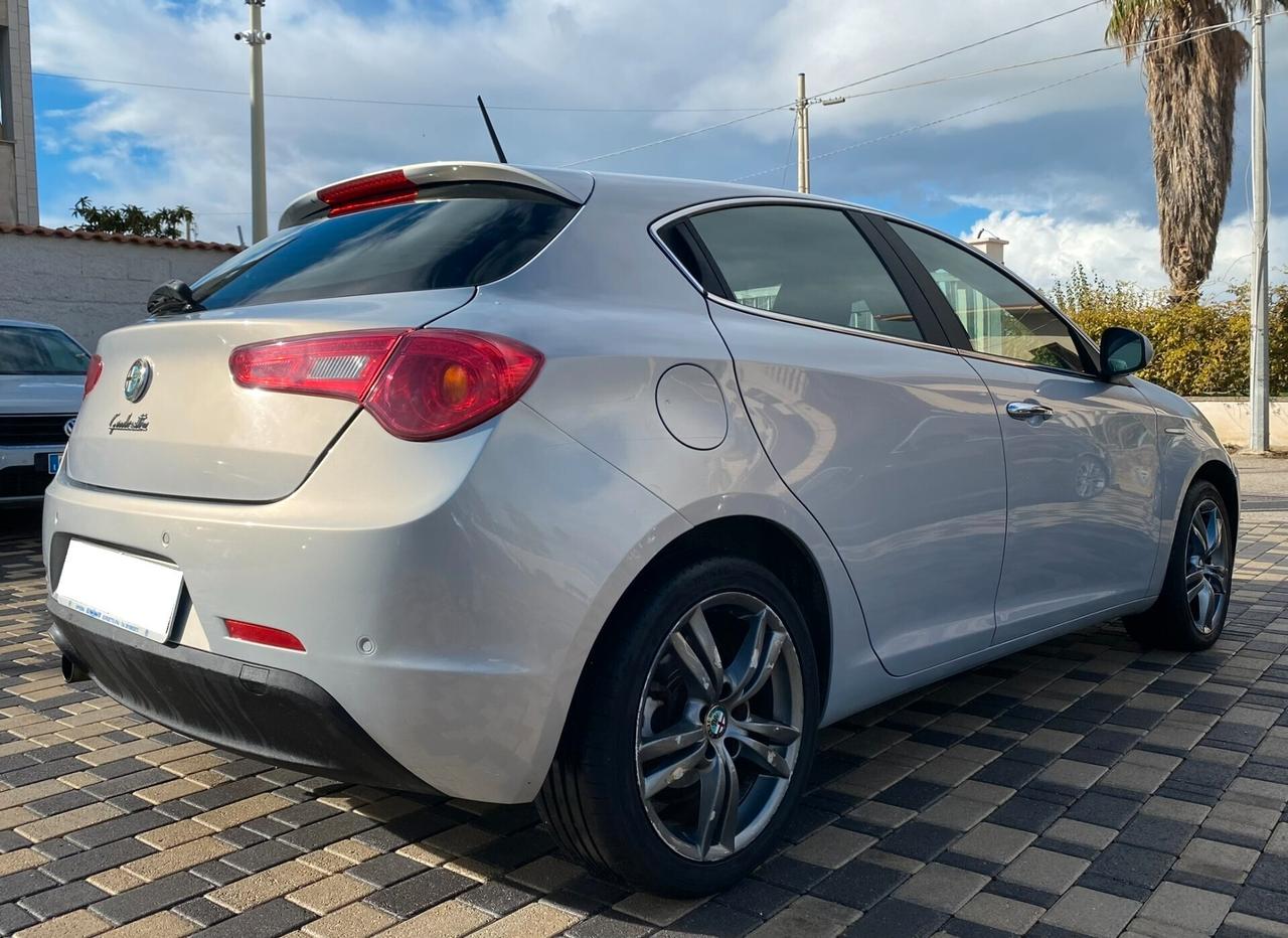 Alfa Romeo Giulietta 1.6 JTD 105 CV