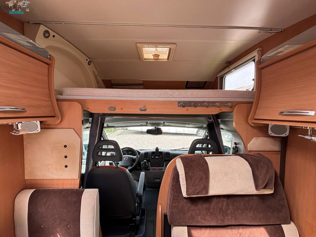 CHALLENGER GENESIS 55 - mansardato con letti a castello in coda
