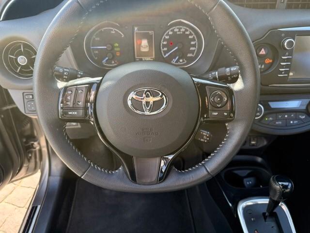 Toyota Yaris 1.5 Hybrid 5 porte Lounge Red/Bronze