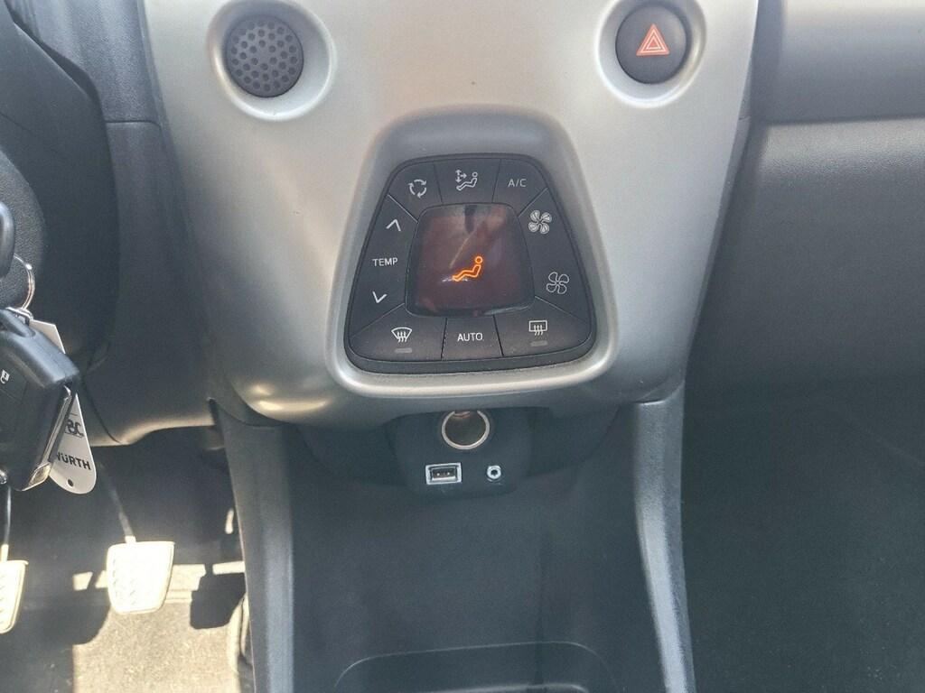 Toyota Aygo 5 Porte 1.0 VVT-i x-play