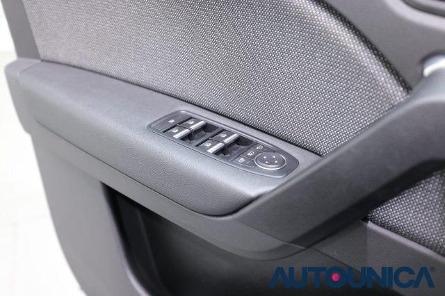 RENAULT Captur MILD HYBRID 160 CV EDC TECHNO AUTOMATICA