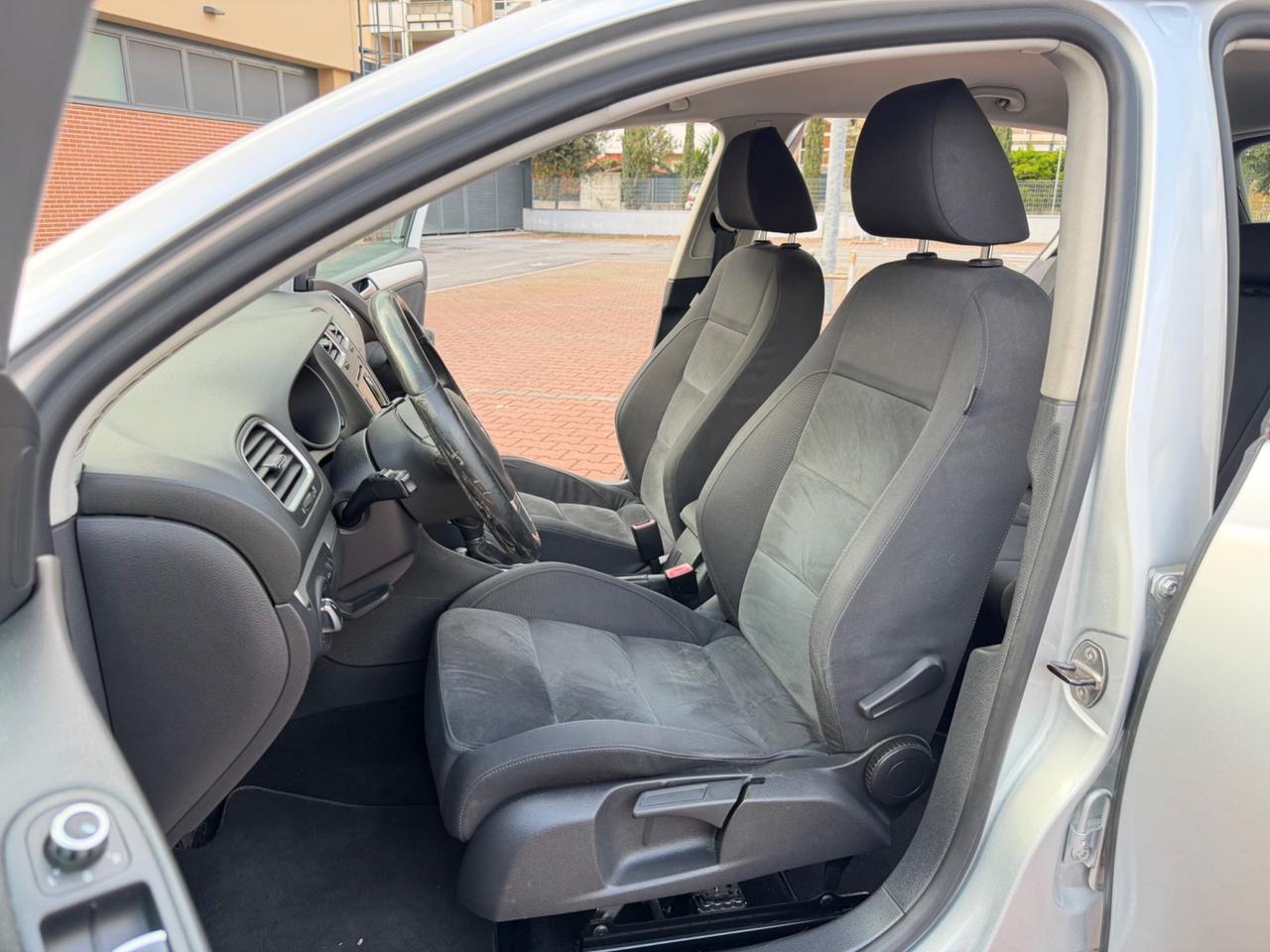 Volkswagen Golf VI 1.6 TDI DSG Highline