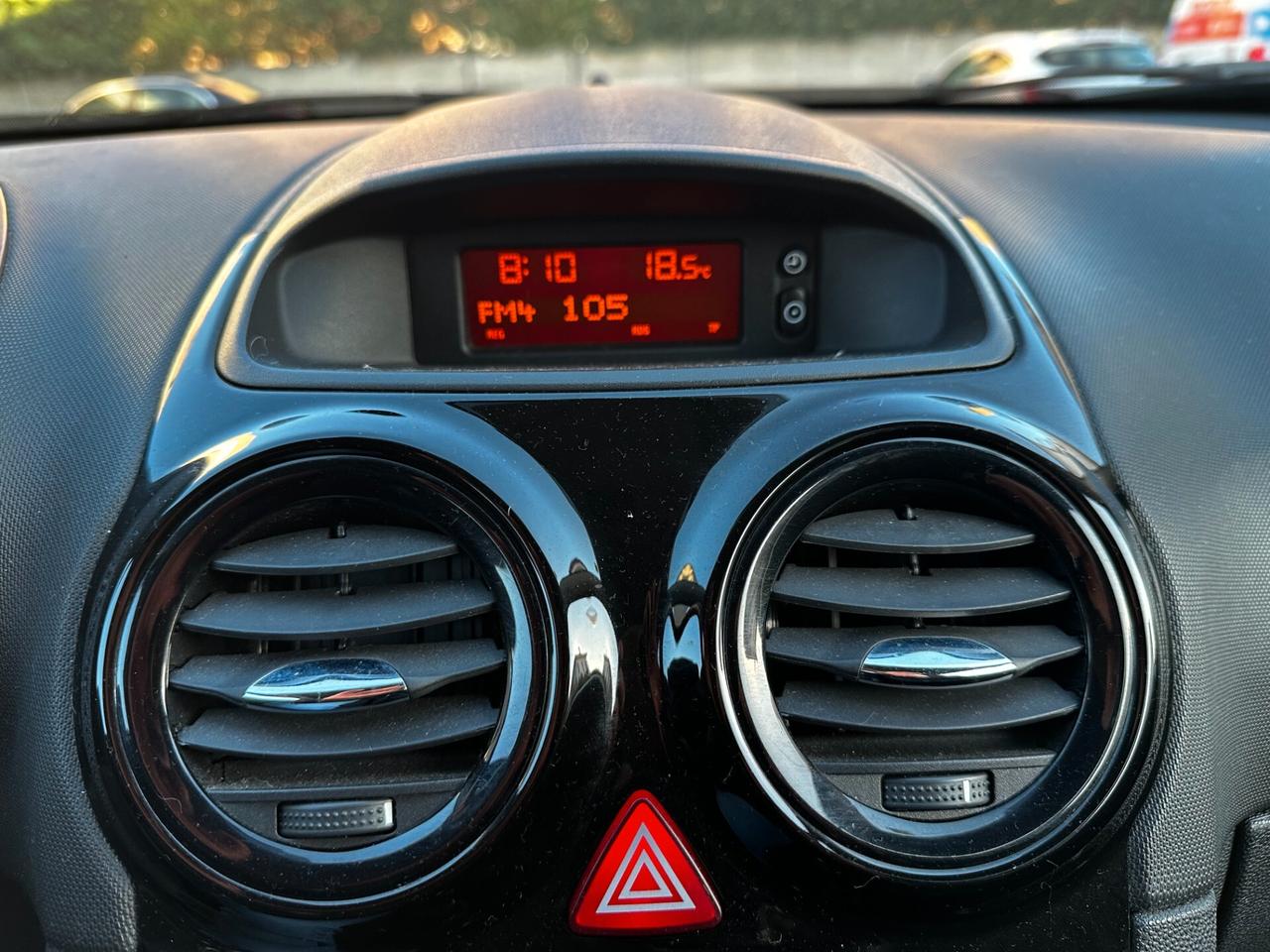 Opel Corsa 1.2 3 porte Club "NEOPATENTATI"