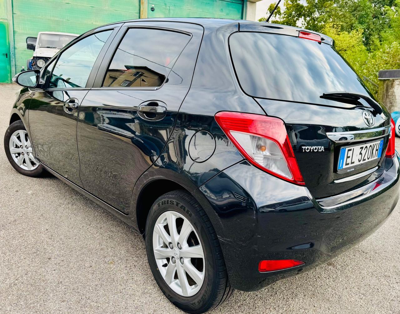 Toyota Yaris 1.0 5 porte Lounge OK NEOPATENTATI