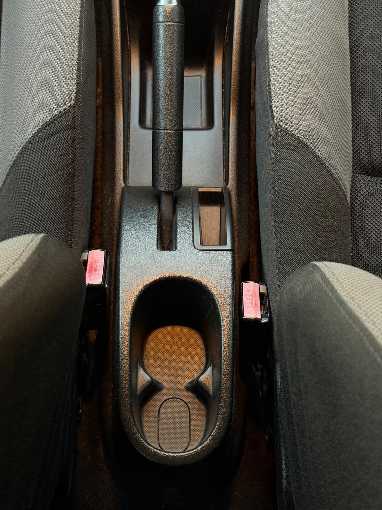 Peugeot 207 5porte- Neopatentati- Cinghia stostituita