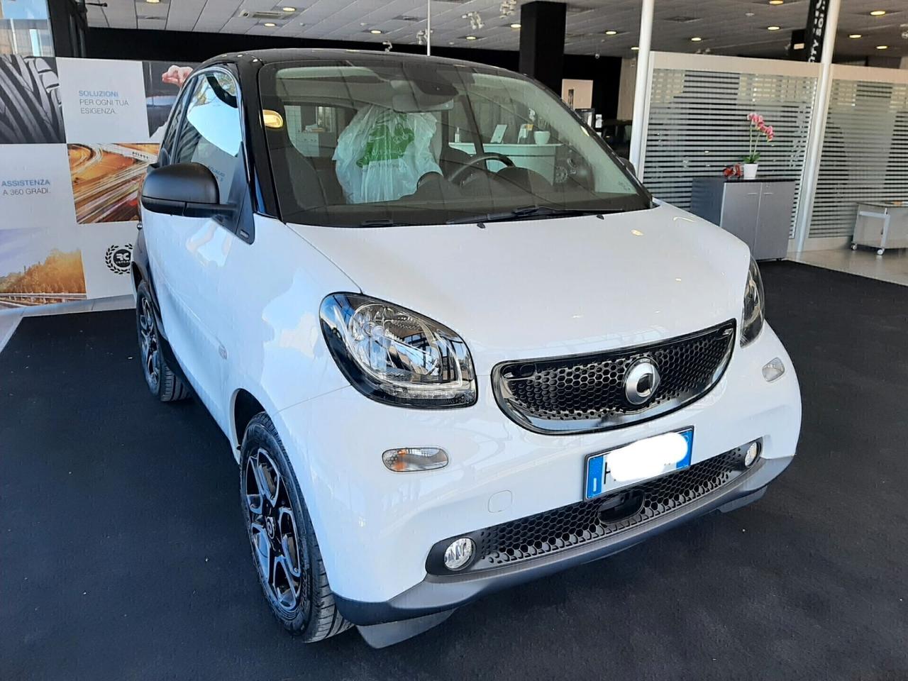 NOLEGGIO SMART FORTWO COUPE’ 70 1.0 52KW PASSION TWINAMIC