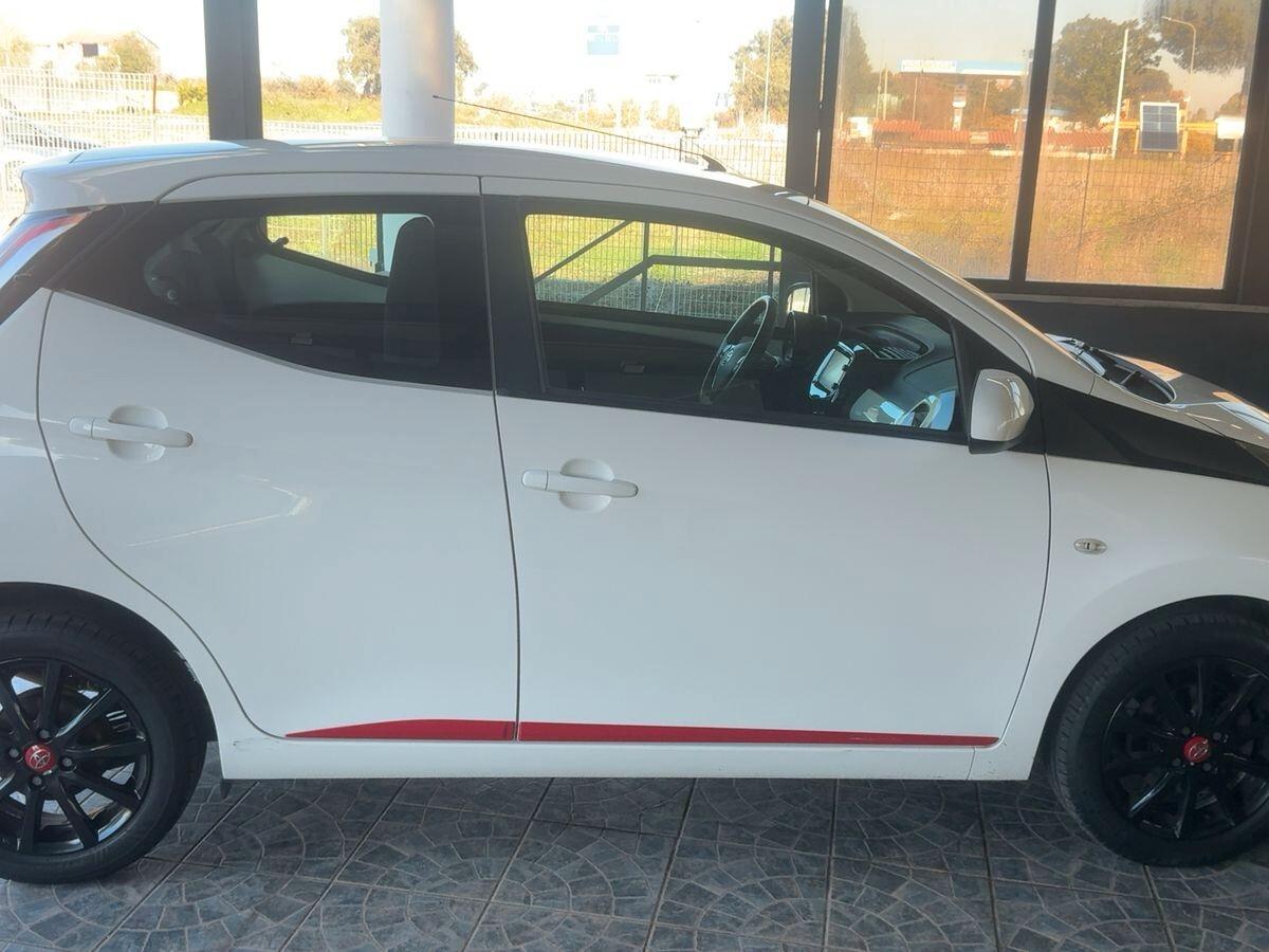 Toyota Aygo 1.0 VVT-i 69 CV 5 porte x-play