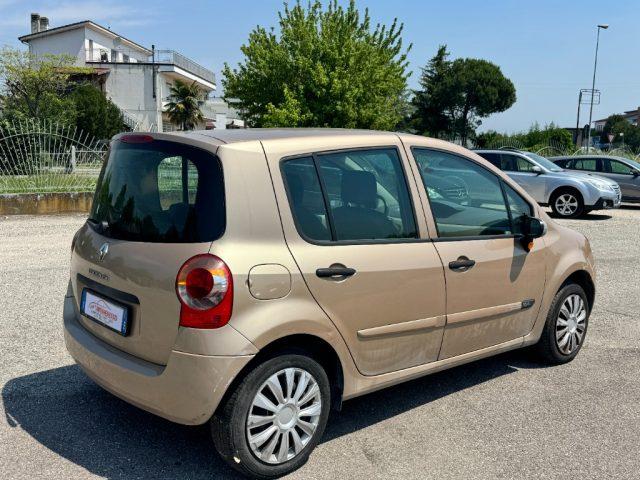 RENAULT Modus 1.2 16V Confort Privilège