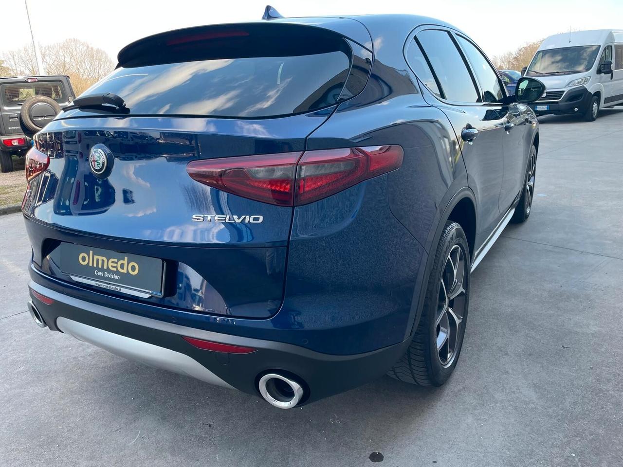 Alfa Romeo Stelvio 2.2 Turbodiesel 210 CV AT8 Q4 Executive