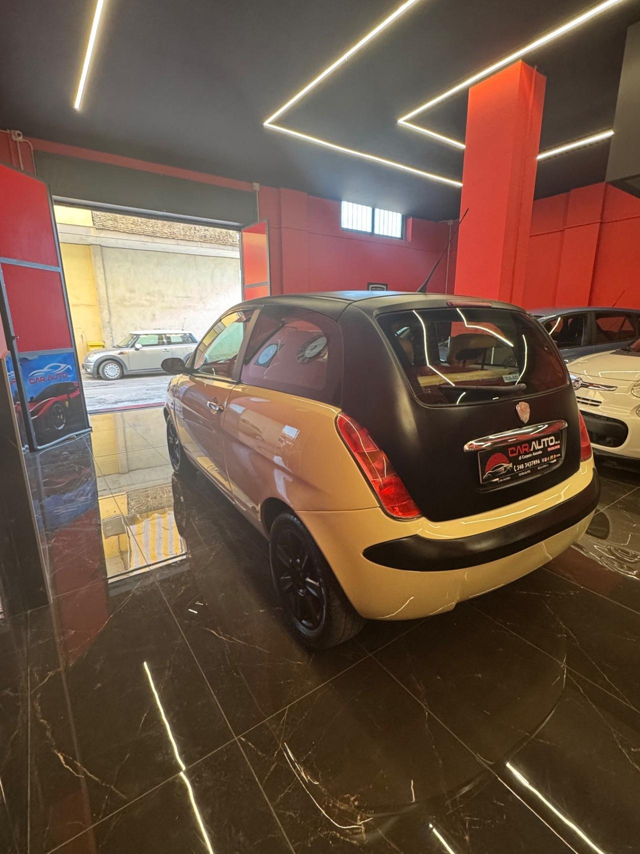 Lancia Ypsilon 1.3 MJT 75 CV Platino