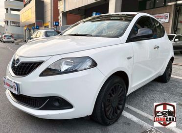 Lancia Ypsilon 1.0 FireFly S&S Hybrid Ecochic Silver Unico Proprietario Adatta Neo Patentati