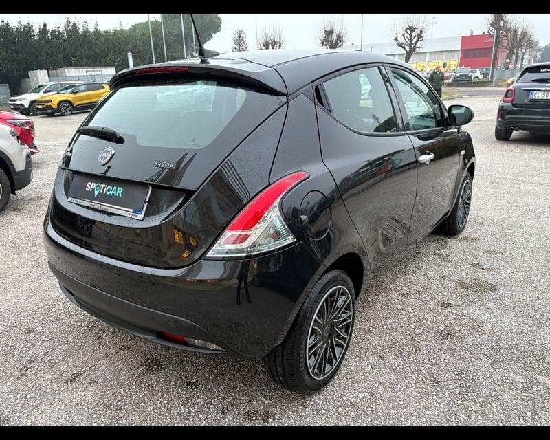 Lancia Ypsilon NUOVA My23 1.0 Firefly 70 CvStart&Stop Hybrid Silver Plus