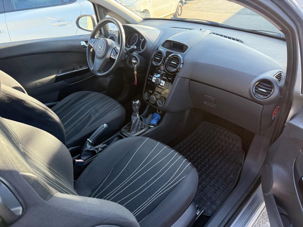 Opel Corsa 1.2 80CV 3 porte GPL-TECH Edition