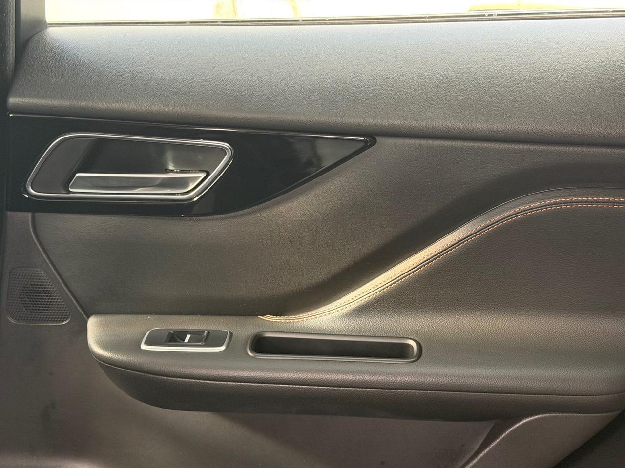 Jaguar F-Pace 2.0 20d Turbo Prestige #10220