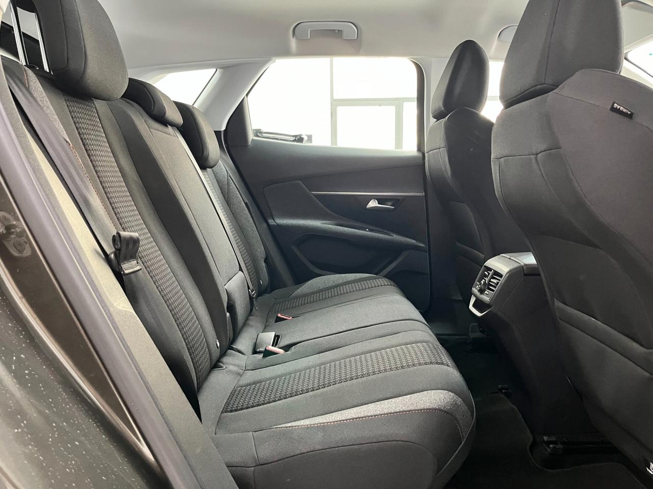 Peugeot 3008 BlueHDi 130 S&S Active -.2020