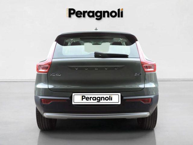 VOLVO XC40 B4 BENZINA AWD ULTIMATE DARK AUTOMATICA