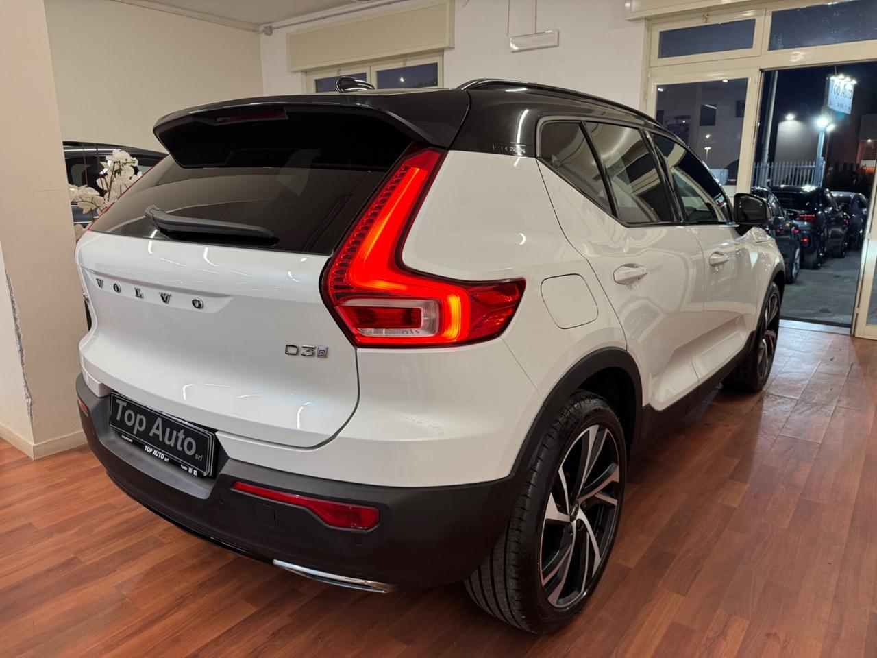 VOLVO XC40 XC 40 D3 GEARTRONIC R DESIGN / TETTO