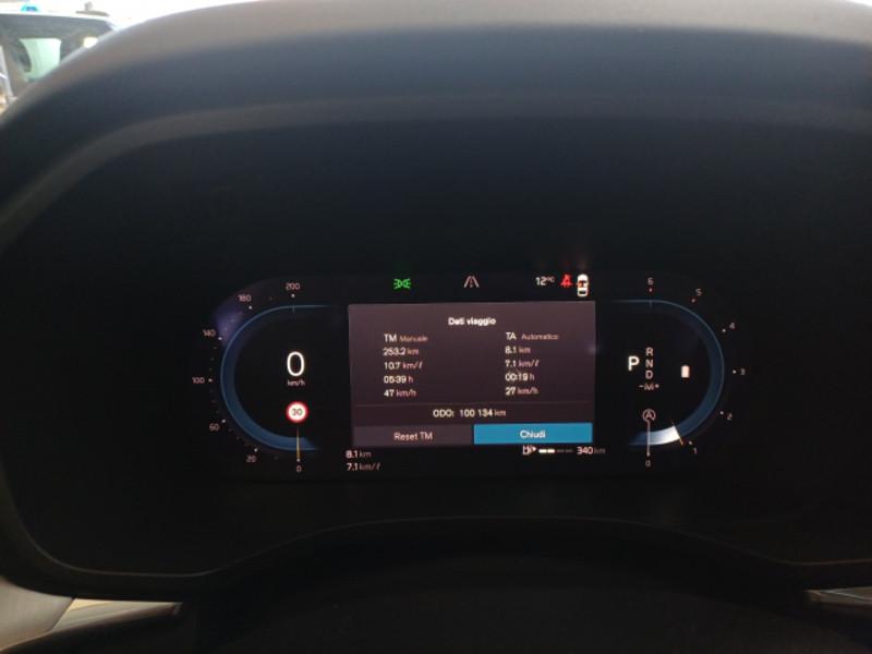 VOLVO XC60 B4 D AWD automatico Momentum Pro MY22