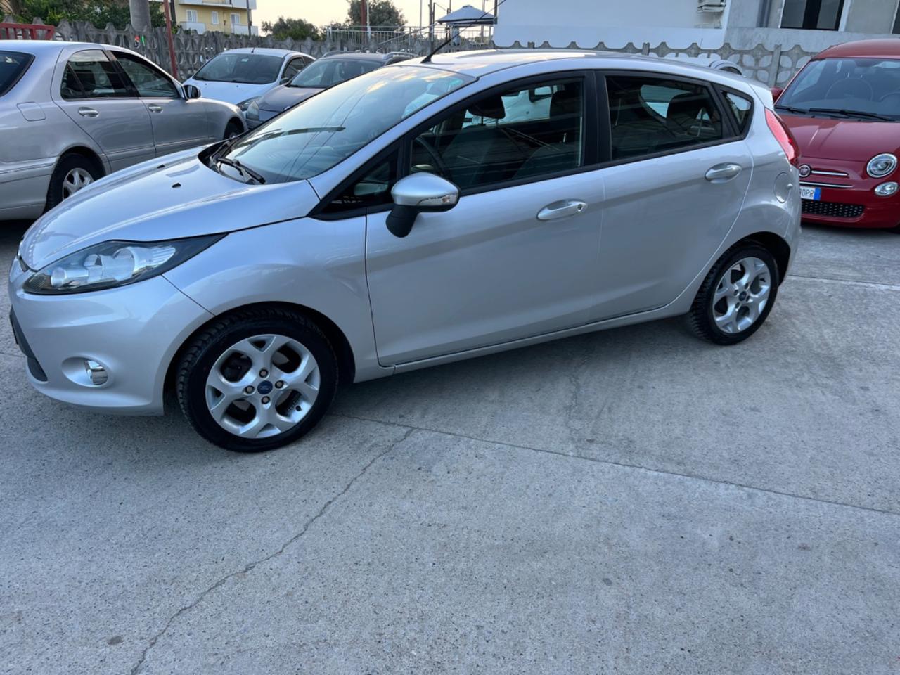 Ford Fiesta 1.4 TDCi 70CV 5 porte Titanium