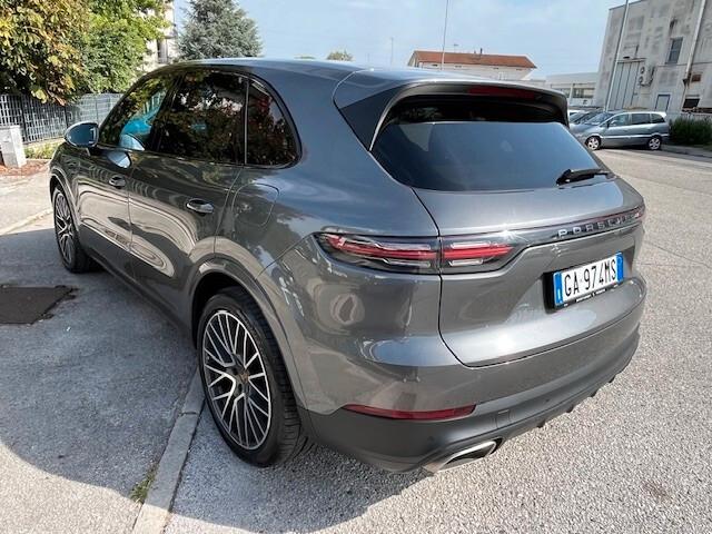 Porsche Cayenne 3.0 V6 E-Hybrid Approved