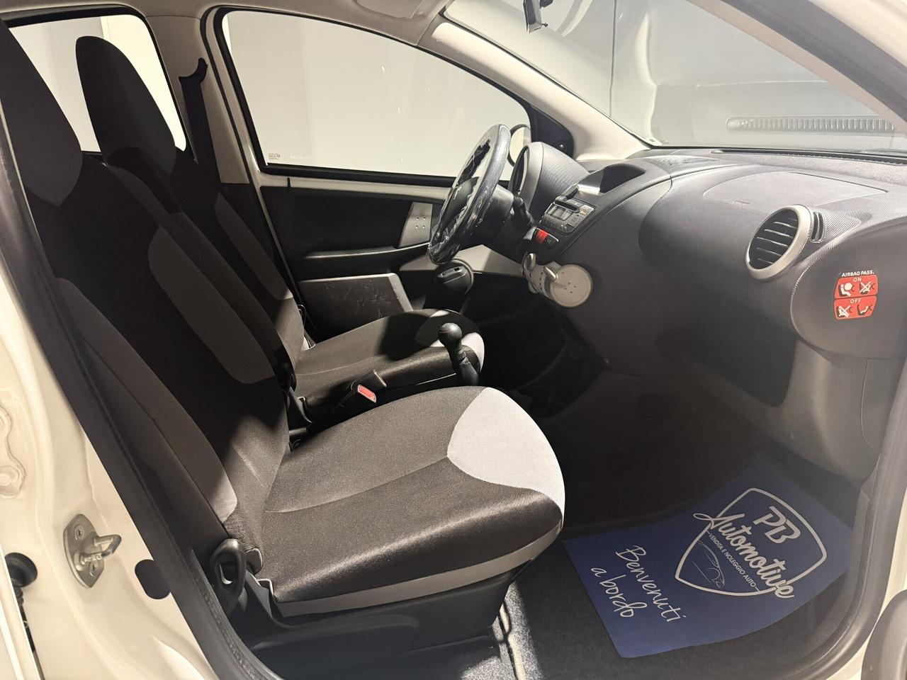 Peugeot 107 1.0 URBAN MOVE 5 PORTE UNICO P.