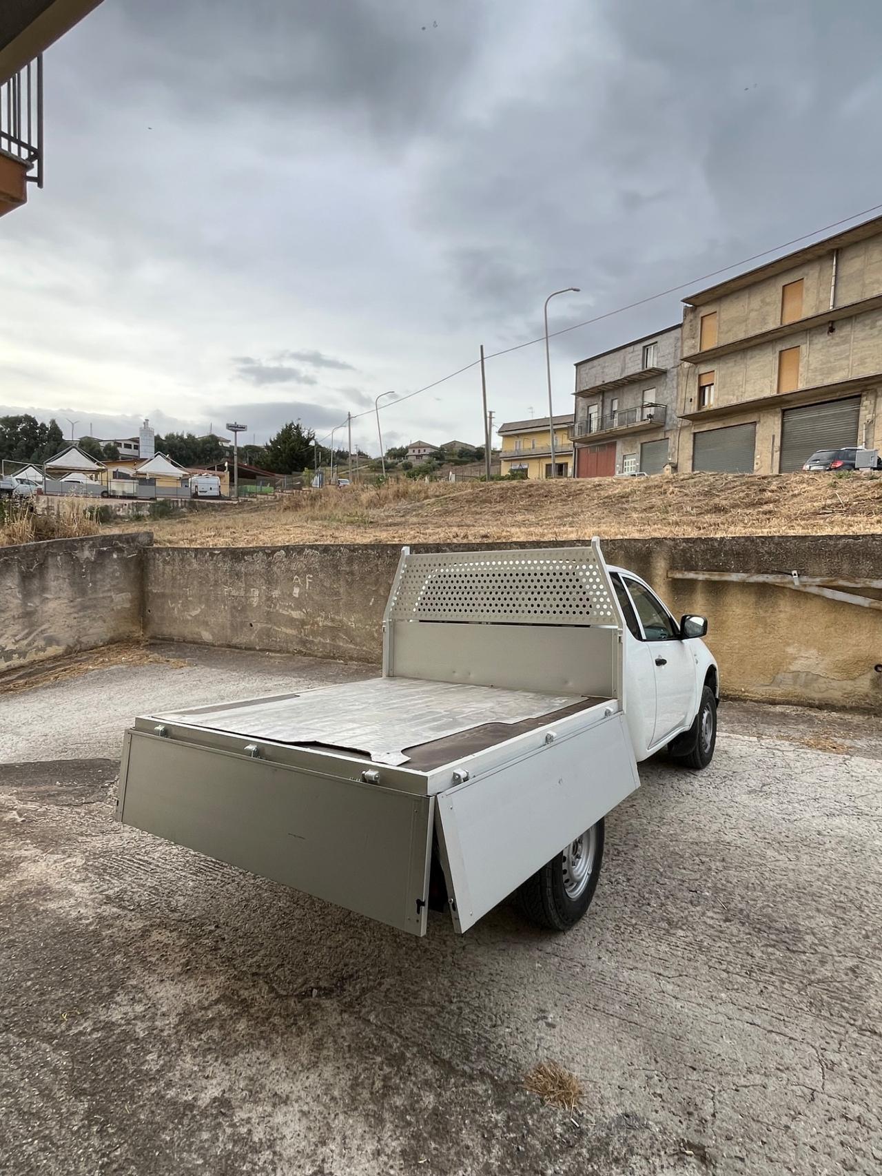 Mitsubishi L200 2.5 DI-D/136CV Club Cab Invite DPF