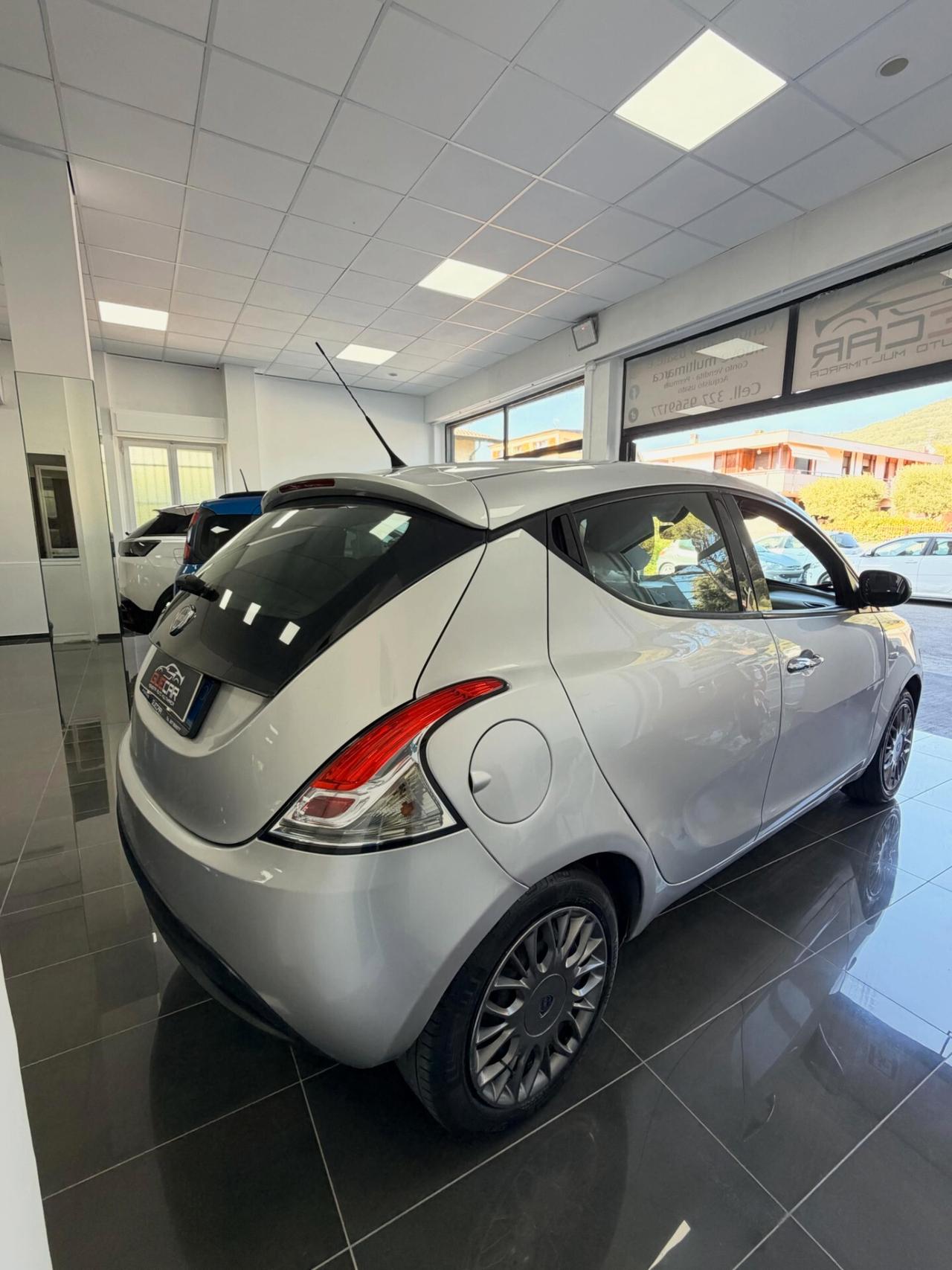 Lancia Ypsilon 1.2 69 CV 5 porte GPL Ecochic Silver