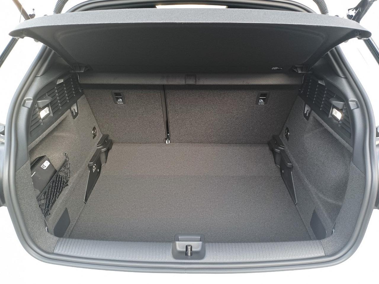 Audi Q2 30 2.0 tdi identity black