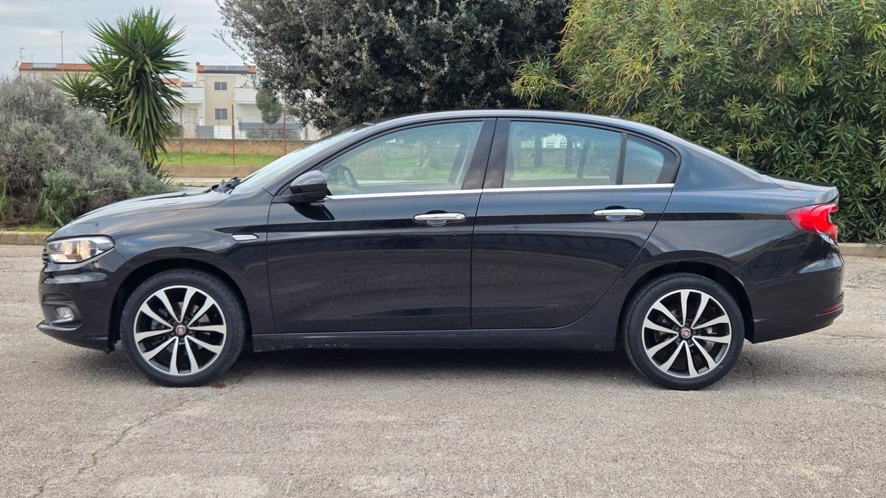 Fiat Tipo 1.6 Mjt berlina navi led