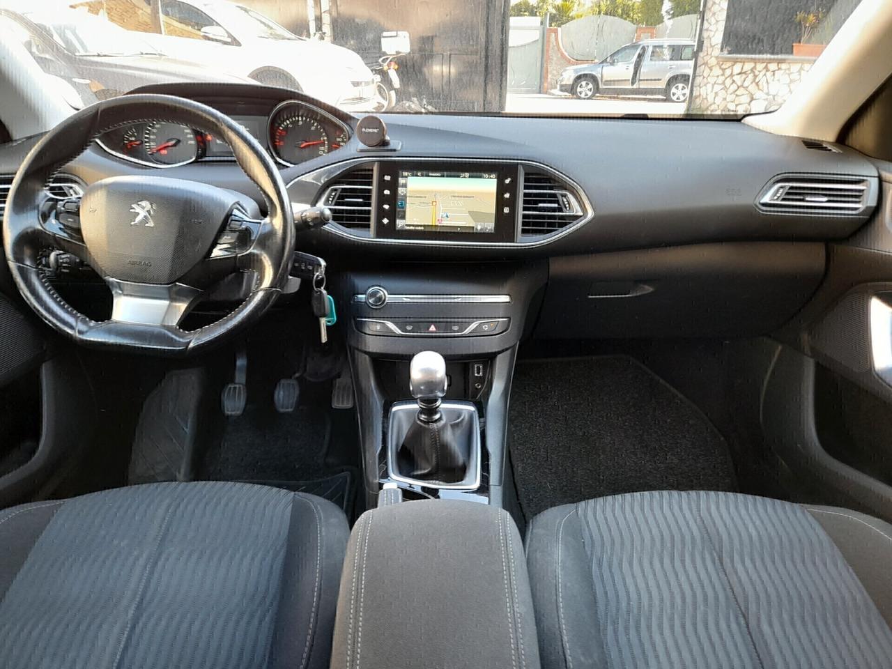 Peugeot 308 BlueHDi 120 S&S SW Allure