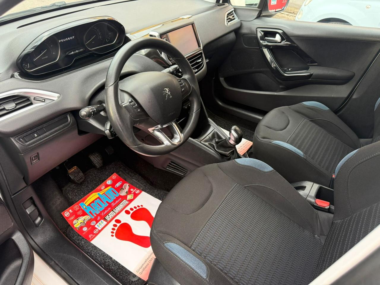 Peugeot 208 1.4 HDi 68cv Allure - 2014