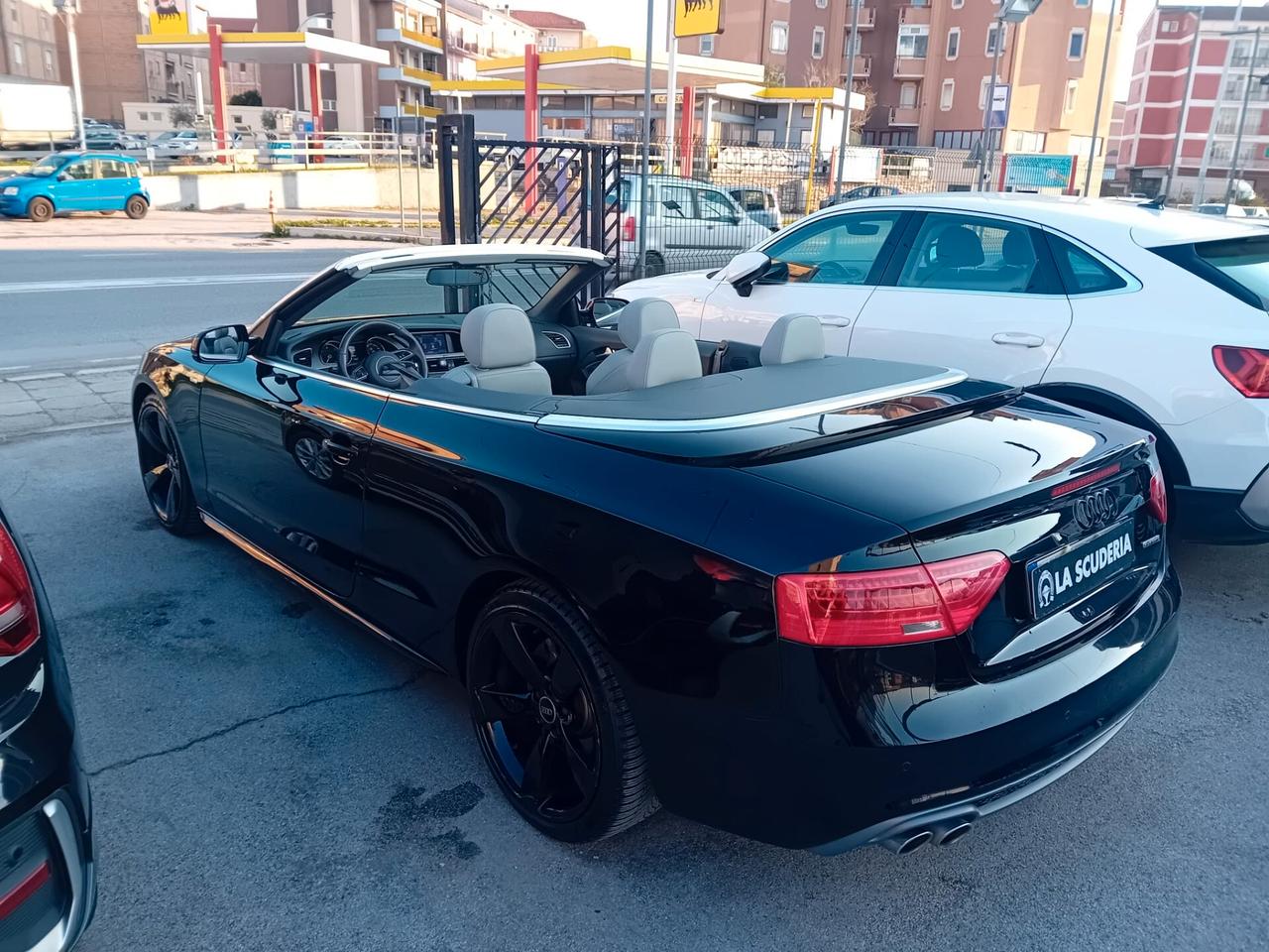 Audi A5 Cabrio 2.0 TDI clean diesel Business