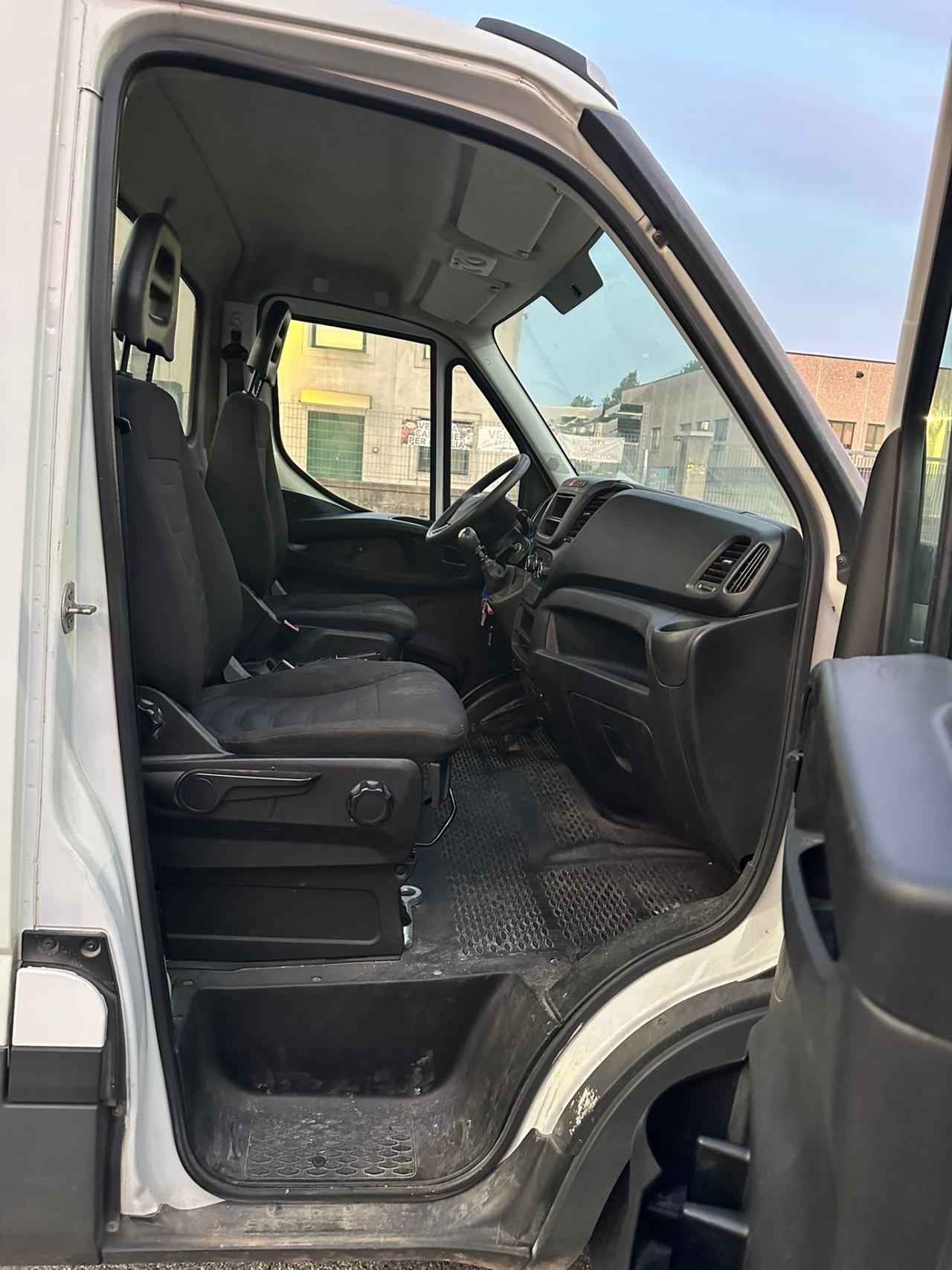 Iveco a telaio con motore rotto