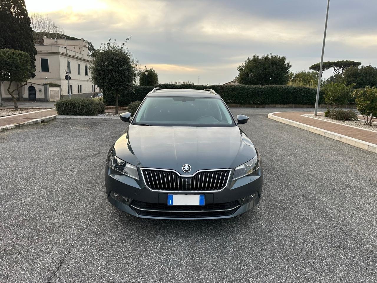 Skoda Superb 1.6 Diesel 120 CV In Perfette Condizioni